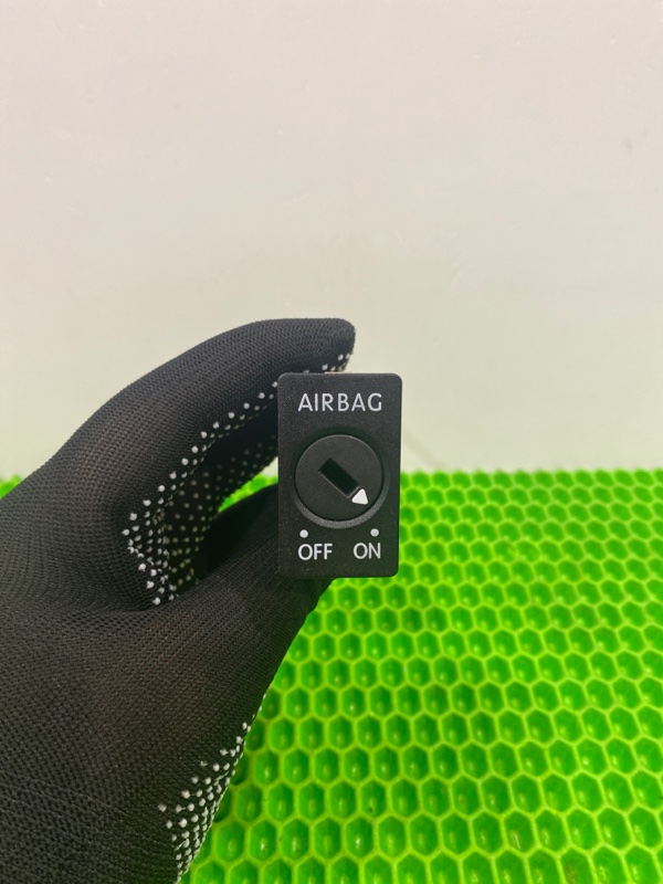 Кнопка AIRBAG Skoda Superb 2012 CDAA 5P0919237C контрактная
