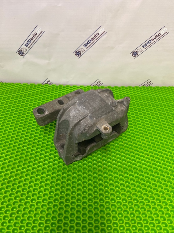 Подушка двигателя правая Skoda Octavia RS 2007 A5 BWA 1K0199262AM контрактная