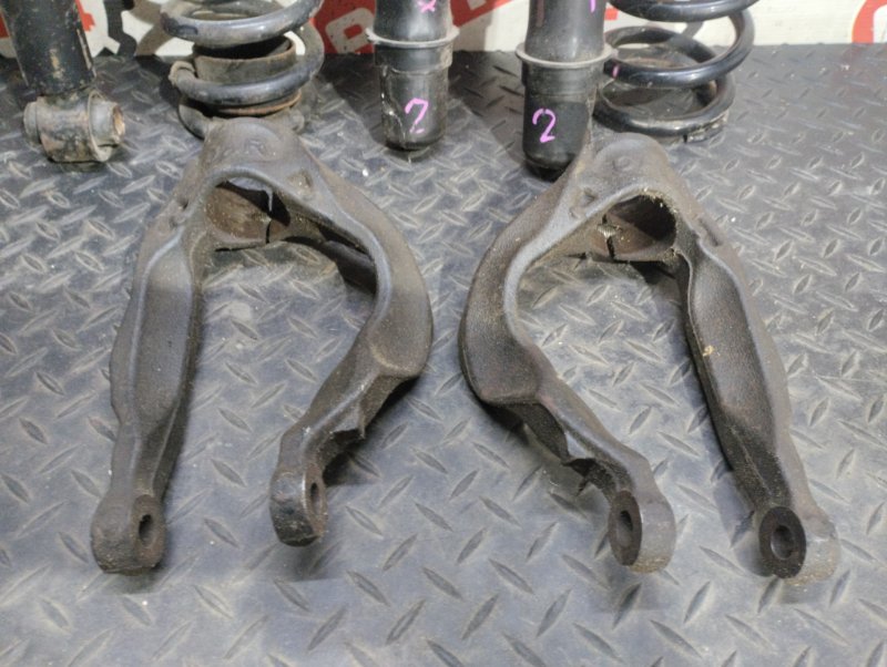 Стойка подвески Accord 2000 CF4 F20B Стойка подвески Accord 2000 CF4 F20B