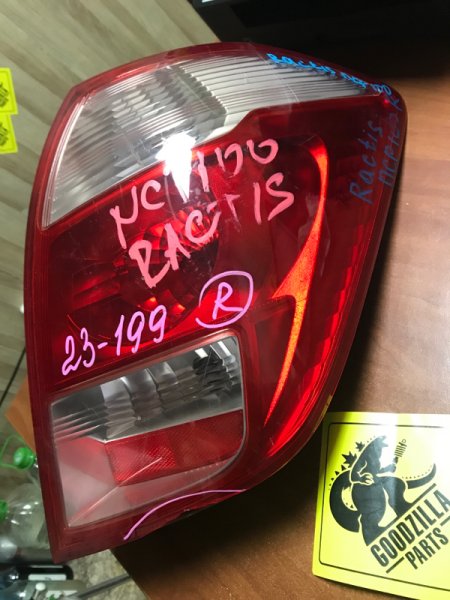 Стоп-сигнал Toyota Ractis NCP100 задний правый