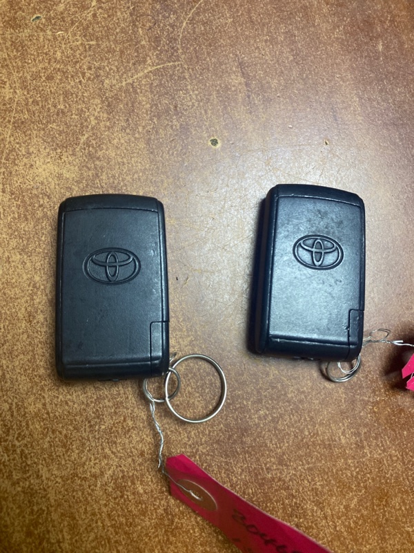 Смарт-ключ Toyota Смарт-ключ Toyota