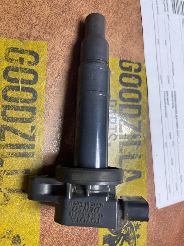 Катушка зажигания Toyota Ractis SCP100 2SZFE передняя
