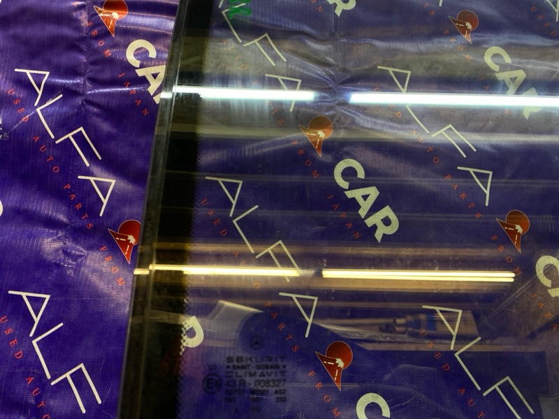 Стекло двери заднее правое S-CLASS W140 Стекло двери заднее правое S-CLASS W140