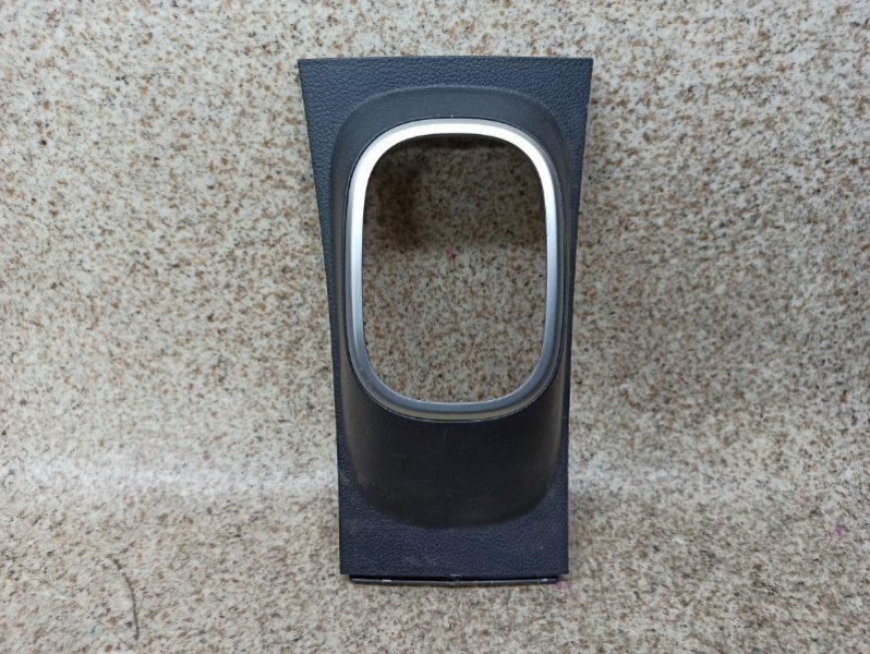Консоль кпп Nissan Tiida C11 Консоль кпп Nissan Tiida C11