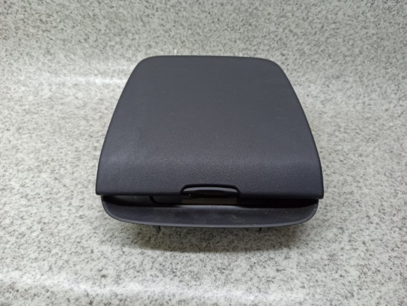 Бардачок Subaru Forester SG5 Бардачок Subaru Forester SG5