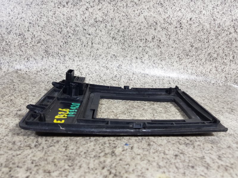 Консоль кпп SRX 2004-2009 EB26 LY7