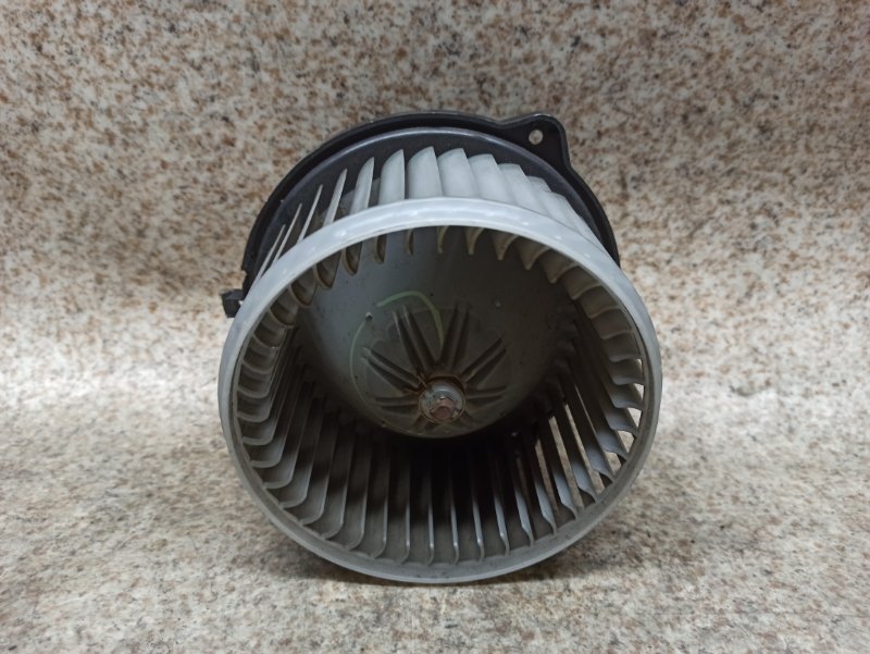 Мотор печки Toyota Bb NCP31 Мотор печки Toyota Bb NCP31