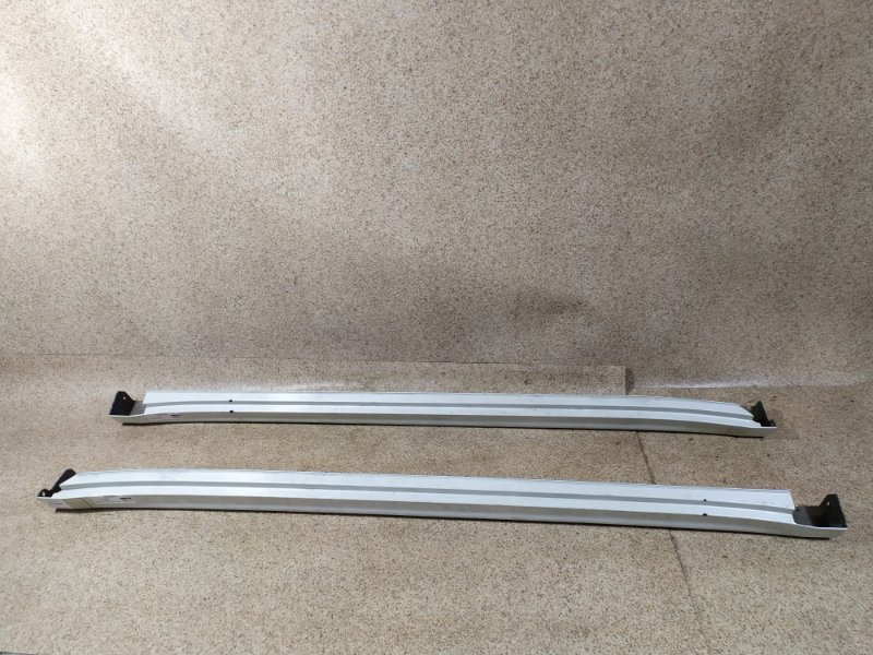 Порог Nissan Tiida C11 2008 Порог Nissan Tiida C11 2008