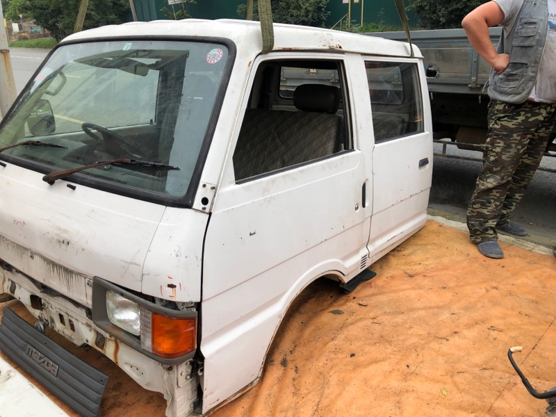 Кабина Mazda Bongo SD2AT R2 Кабина Mazda Bongo SD2AT R2