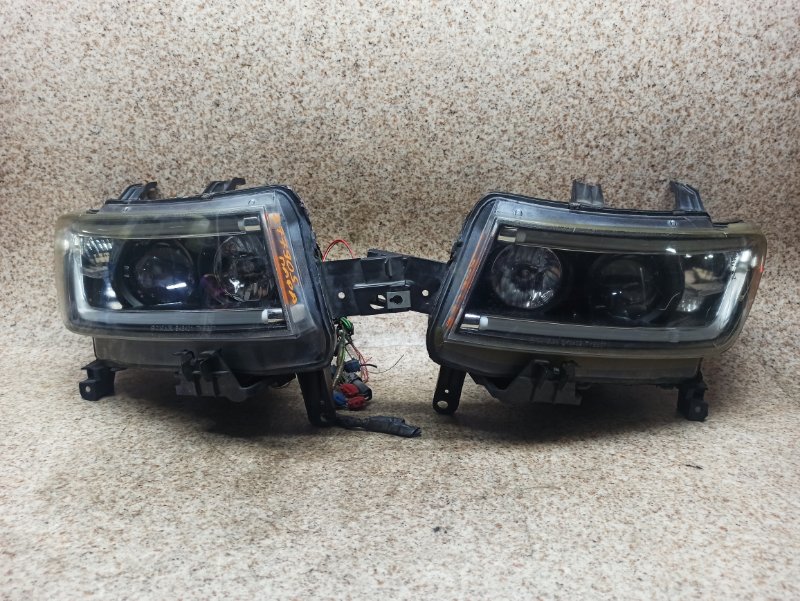 Фара Toyota Bb QNC20 Фара Toyota Bb QNC20