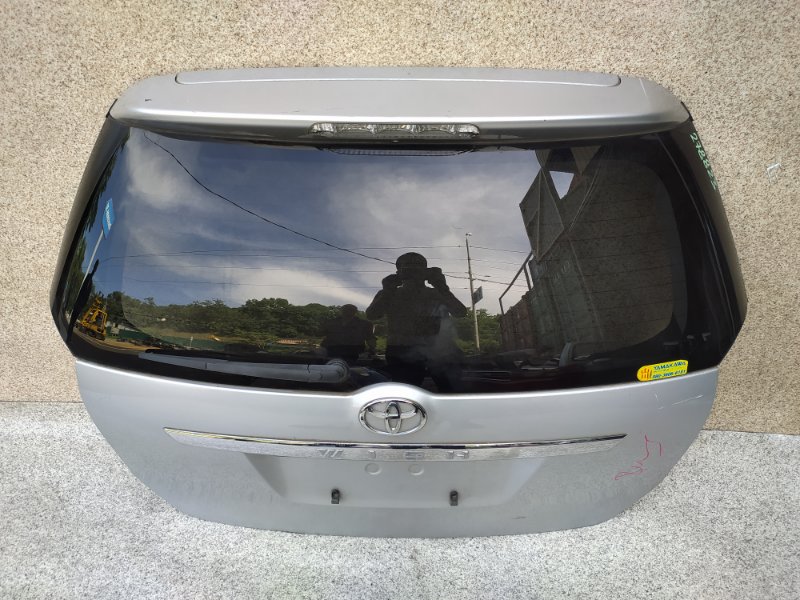 Дверь задняя Toyota Wish ZNE10 Дверь задняя Toyota Wish ZNE10