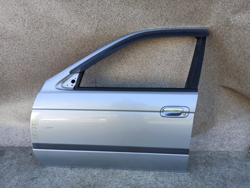 Дверь Nissan Sunny FB15 2000 передняя левая
