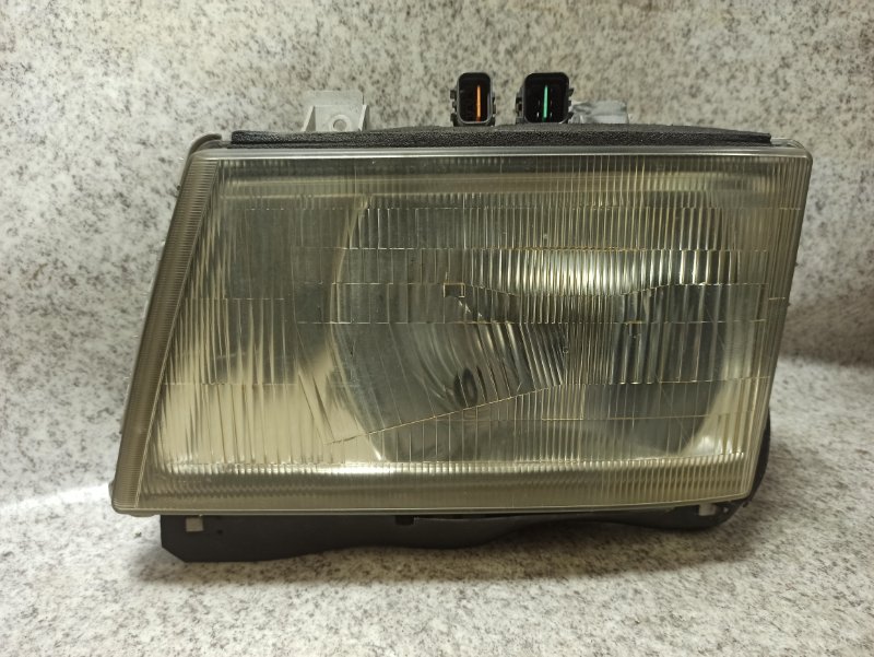 Фара Mitsubishi Canter FE70CB 2004 передняя левая