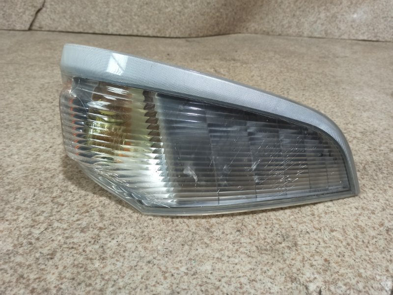 Габарит Mitsubishi Canter FE70DB 4M50 передний правый
