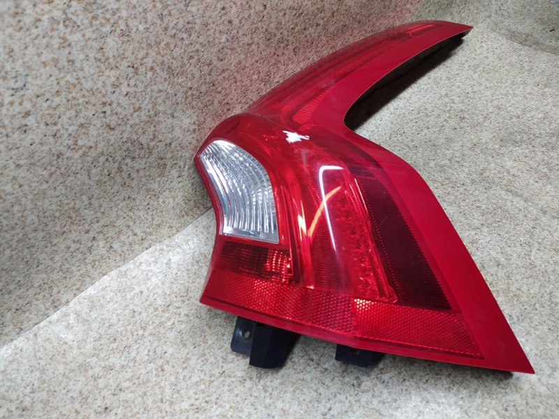 Стоп-сигнал задний правый V60 FW48