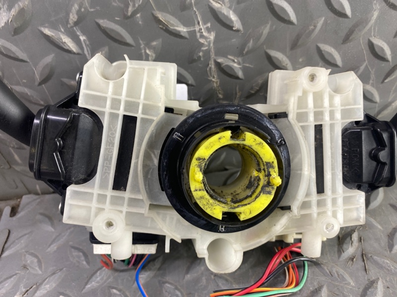 Блок подрулевых переключателей FORD ESCAPE LFAL3