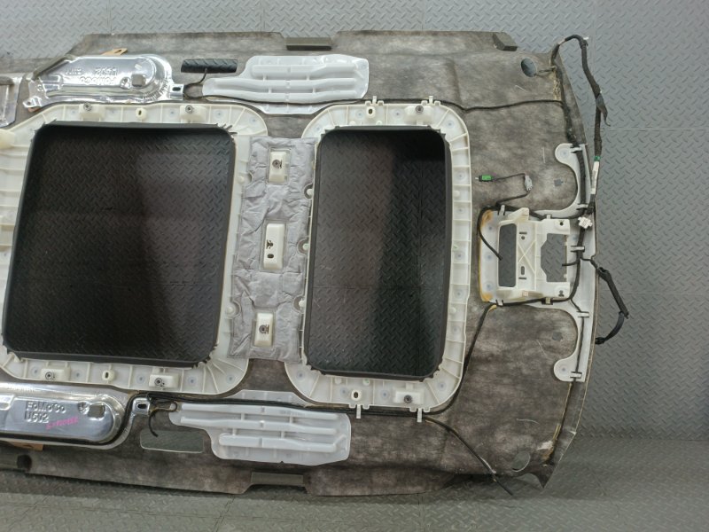 Обшивка потолка EXPLORER U502 Обшивка потолка EXPLORER U502