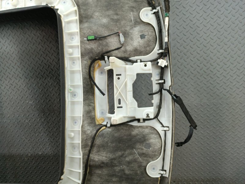 Обшивка потолка EXPLORER U502 Обшивка потолка EXPLORER U502