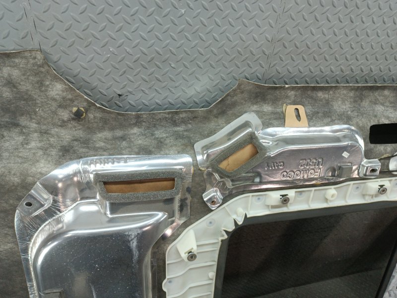 Обшивка потолка EXPLORER U502 Обшивка потолка EXPLORER U502