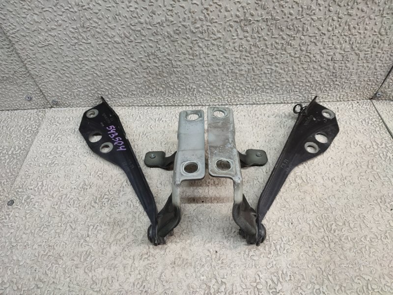 Петля капота V50 MW