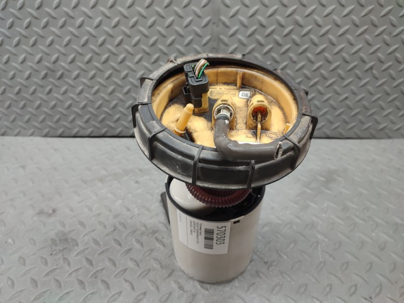 Запчасть топливный насос VOLVO V70 2013 BW48 B4164T контрактная Топливный насос VOLVO V70 2013 BW48 B4164T контрактная