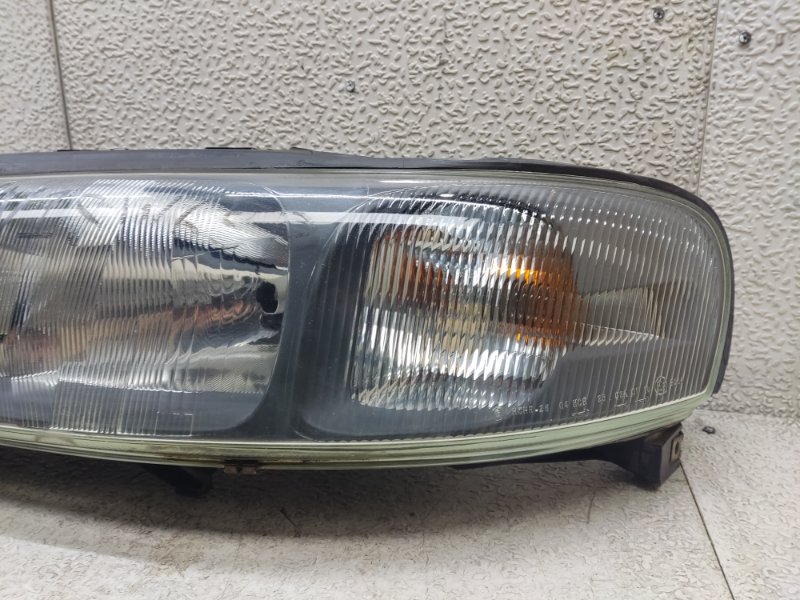 Фара передняя левая VOLVO V70 SW65