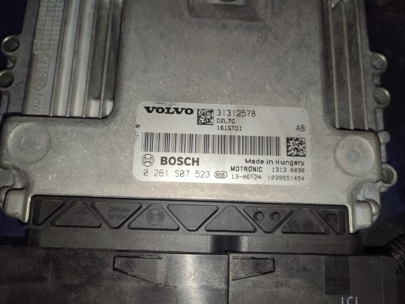 Двигатель V40 2014 MV48 B4164T