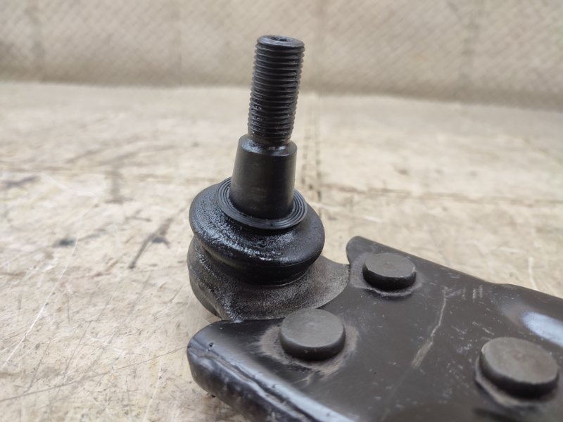 Рычаг передний правый C30 2010 MK43 B4204S3 Рычаг передний правый C30 2010 MK43 B4204S3