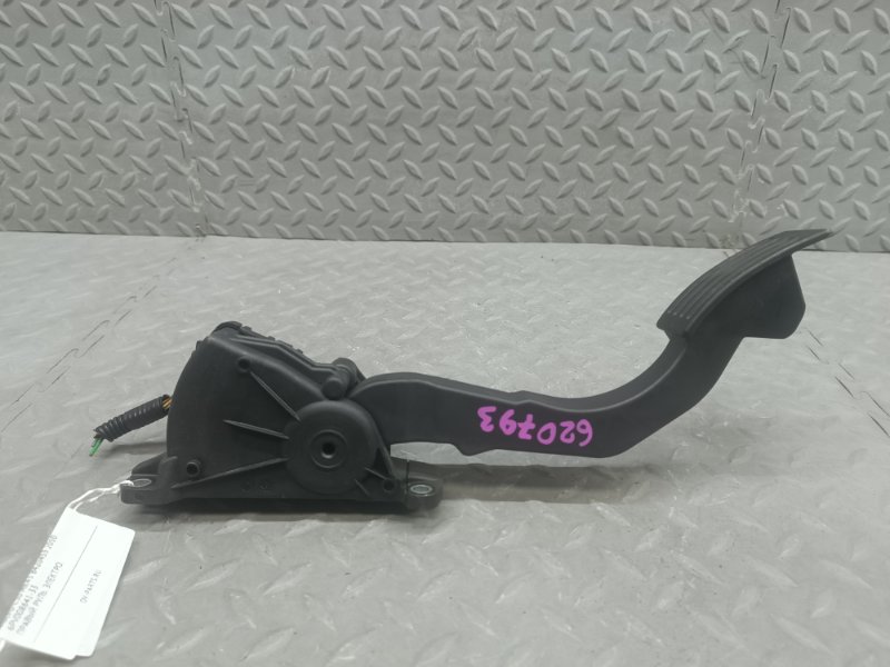 Педаль подачи топлива C30 2010 MK43 B4204S3