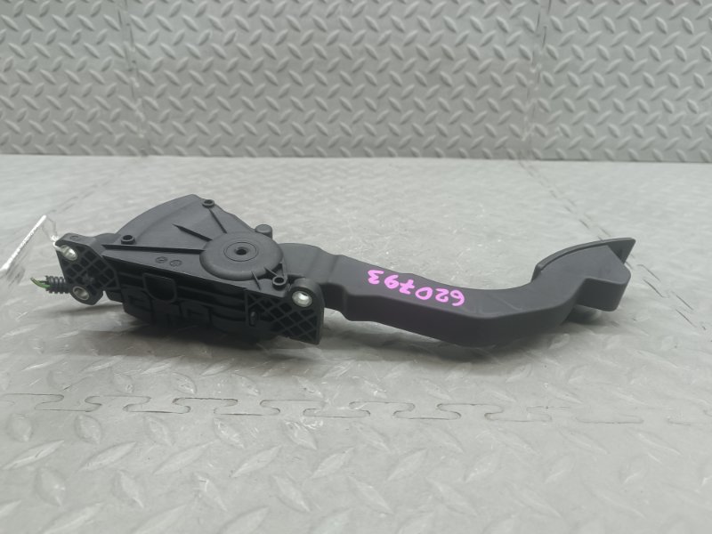 Педаль подачи топлива C30 2010 MK43 B4204S3