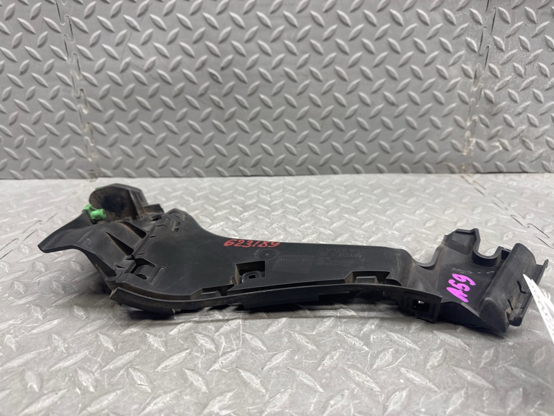 Крепеж бампера задний правый C30 2010 MK43 B4204S3 Крепеж бампера задний правый C30 2010 MK43 B4204S3