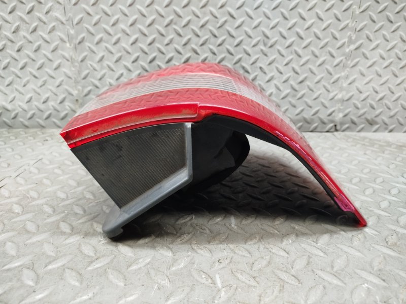 Стоп-сигнал задний левый ALPHARD 2004 ANH15 2AZ-FE