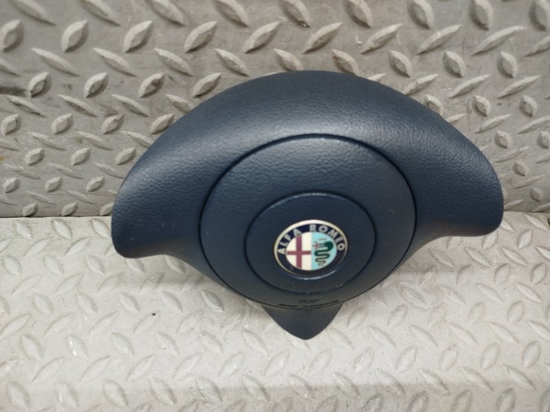 Airbag водительский для ALFA ROMEO 147 937 AR32310 2 ракурс Airbag водительский для ALFA ROMEO 147 937 AR32310 2 ракурс