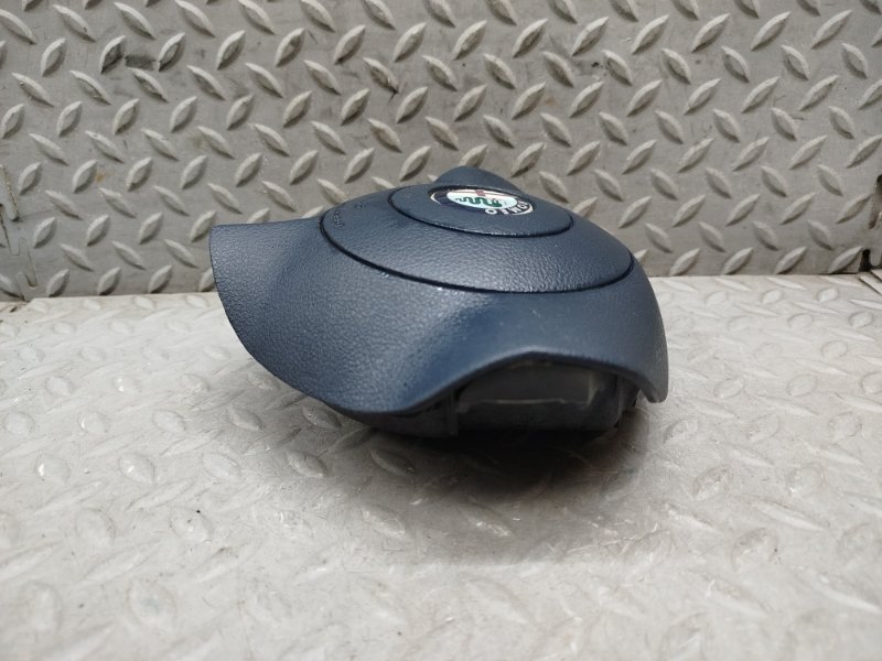 Airbag водительский для ALFA ROMEO 147 937 AR32310 5 ракурс Airbag водительский для ALFA ROMEO 147 937 AR32310 5 ракурс