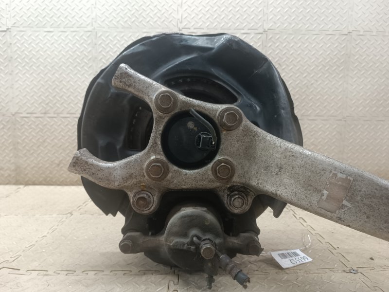 Ступица правая передняя для TOYOTA CROWN GRS180 4GR-FSE 4 ракурс Ступица правая передняя для TOYOTA CROWN GRS180 4GR-FSE 4 ракурс