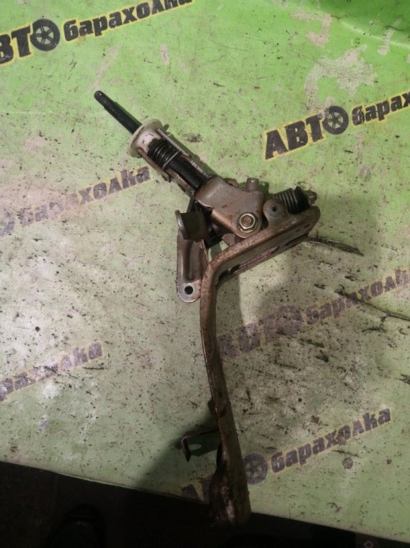 Рычаг переключения кпп Nissan Atlas R4F23 QD32