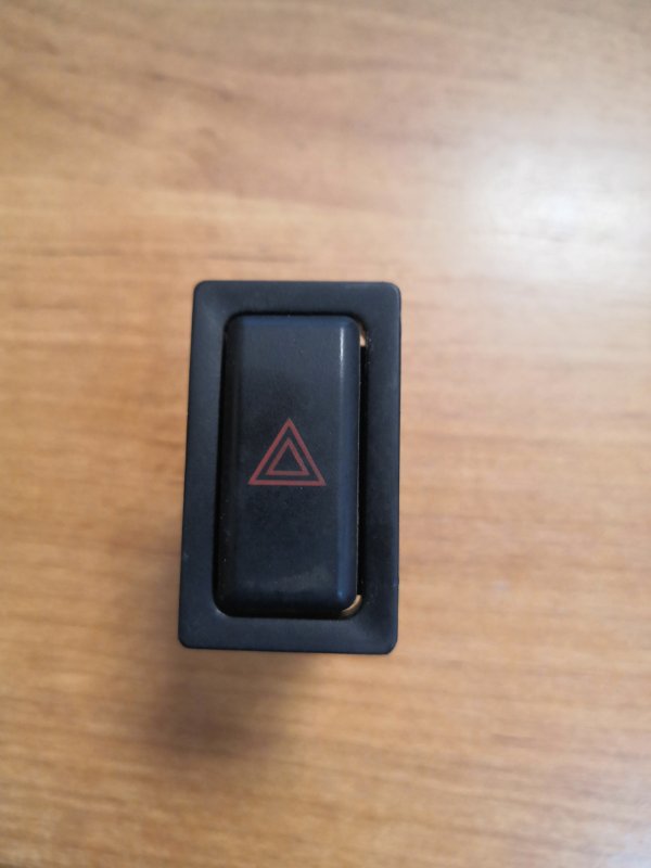 Кнопка аварийной сигнализации Toyota Dyna TRY230 1TR 2017