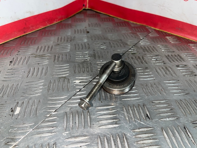 Ролик натяжной навесного оборудования, 1500 рублей, Красноярск