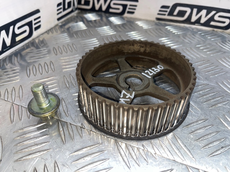 Шестерня ГРМ Lexus RX300 MCU15L 1MZ-FE 1352320020 Б/У