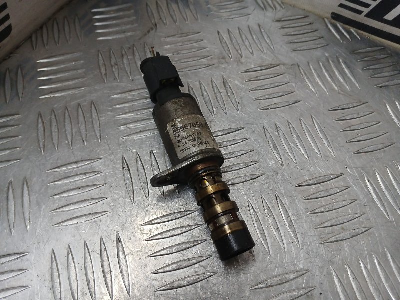 Клапан VVT-i Opel Astra L69 Z16XER
