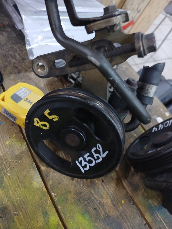 Насос гидроусилителя руля Demio DW3W B5
