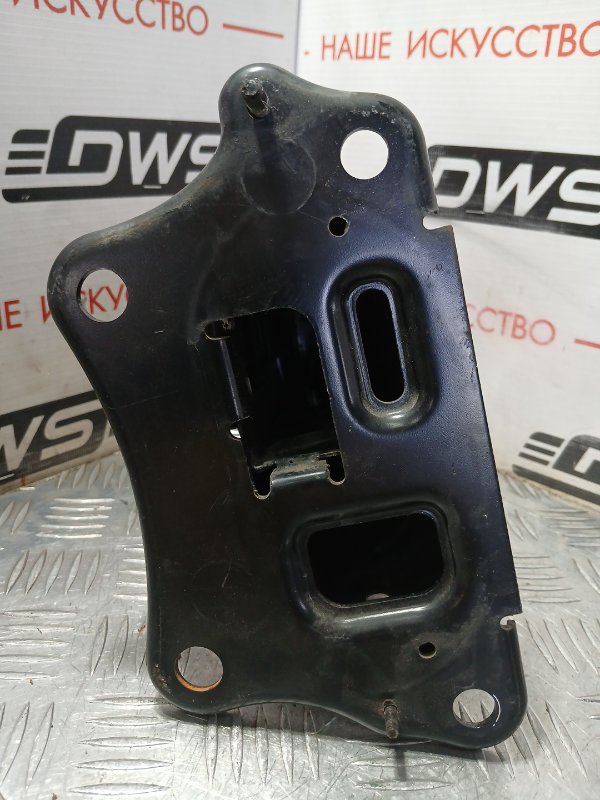 Кронштейн усилителя бампера, 2000 рублей, Красноярск