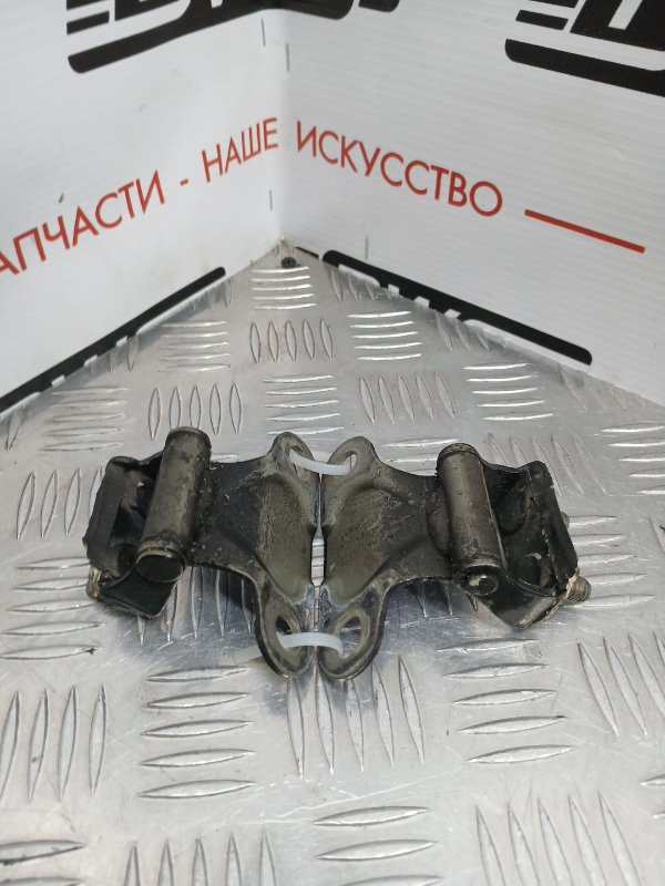 Петля двери багажника, 2000 рублей, Красноярск