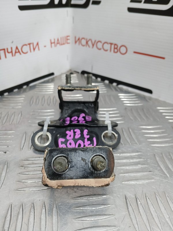 Петля двери багажника, 2000 рублей, Красноярск