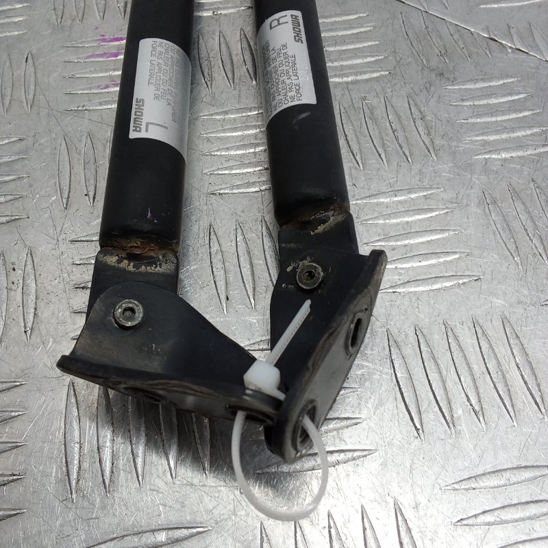 Амортизатор багажника, 1000 рублей, Красноярск