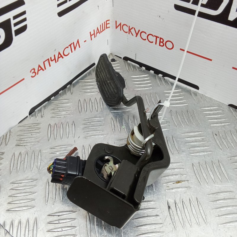 Педаль газа, 1000 рублей, Красноярск