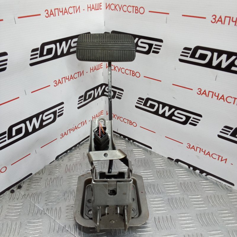 Педаль тормоза, 1000 рублей, Красноярск