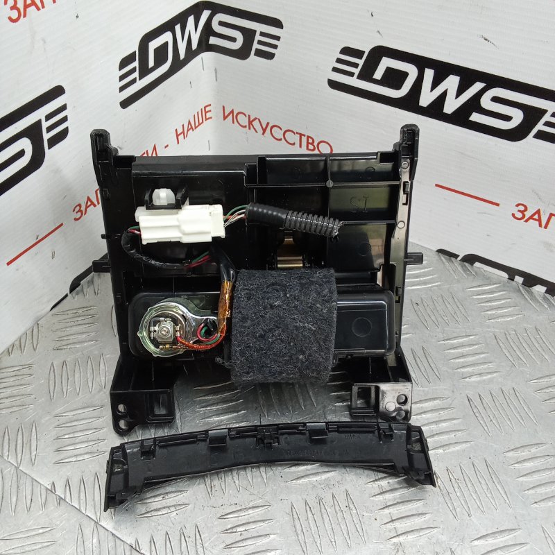 Прикуриватель IS250 2009 GSE25 4GRFSE