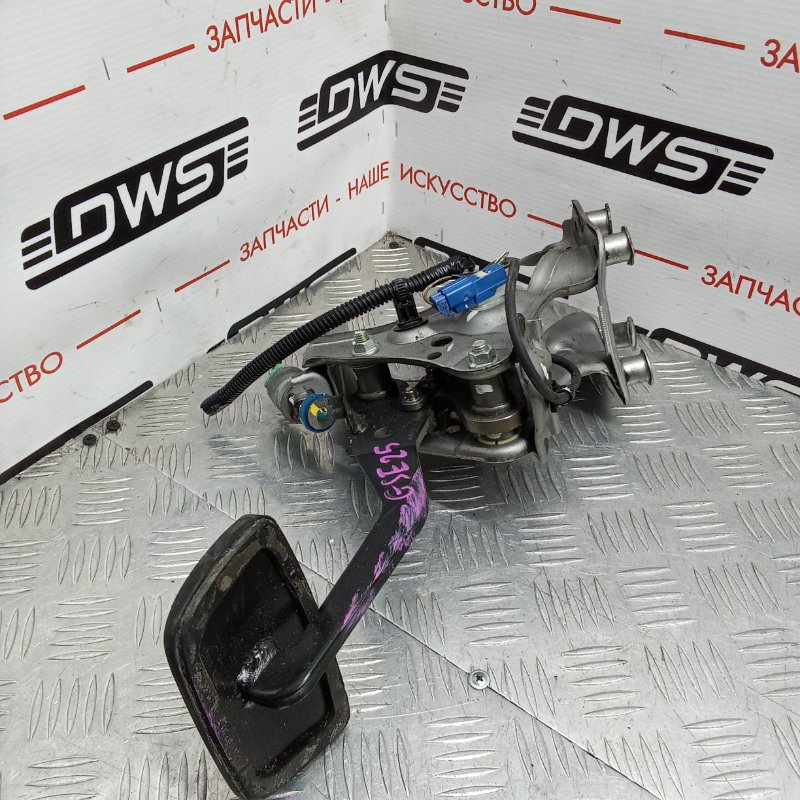 Педаль тормоза, 2000 рублей, Красноярск