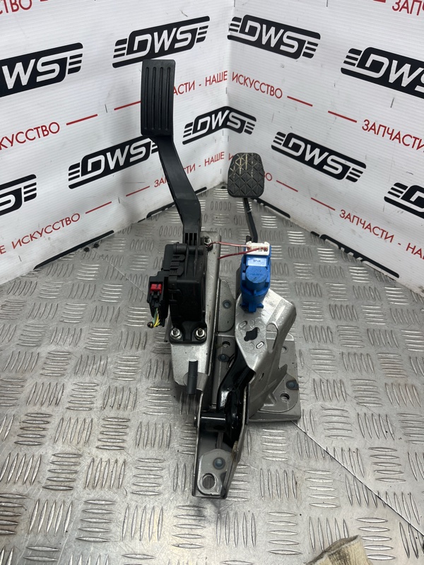 Педаль газа, 1000 рублей, Красноярск